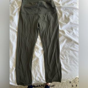 Lululemon 3/4 leggings - size 4